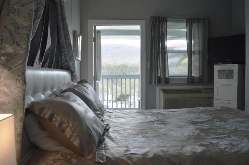 Mountain View Suites - photo 17