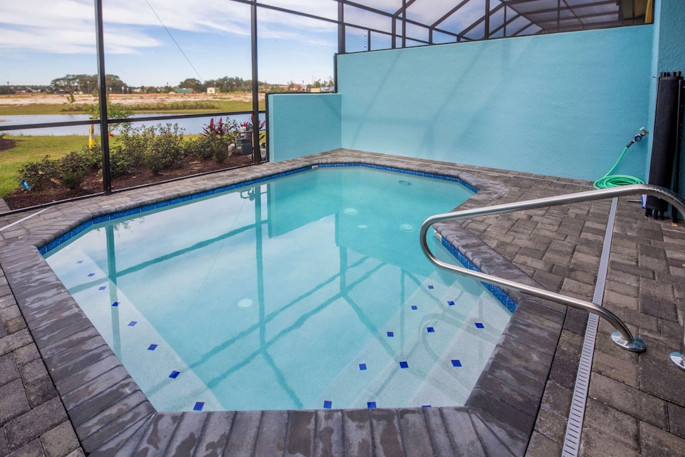 Family Festival Resort by VillaDirect - photo 15