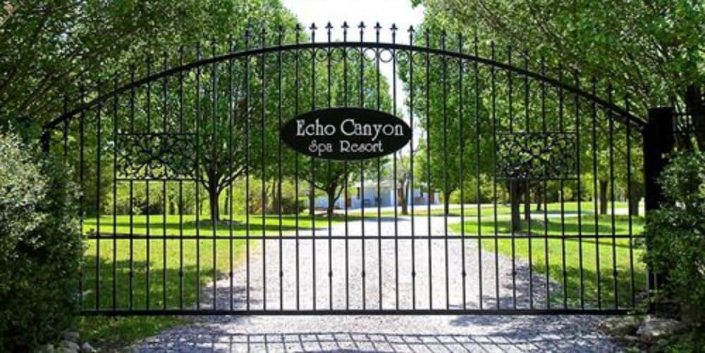 Echo Canyon Spa Resort in Sulphur, United States