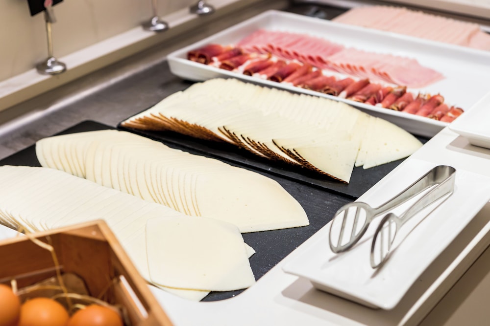 מזון ומשקאות