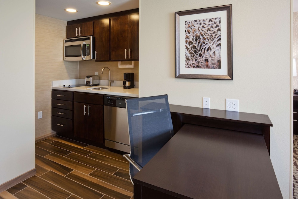 Homewood Suites by Hilton Davenport - photo 16