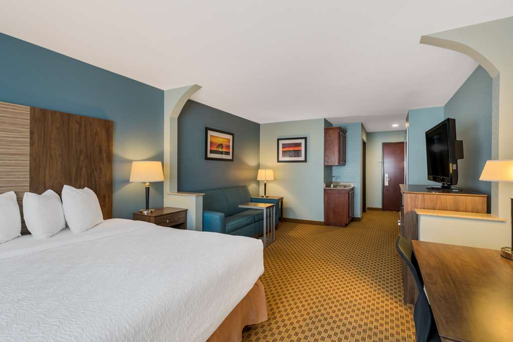 Best Western South Plains Inn & Suites - photo 17