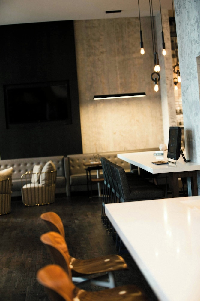 Renaissance Chicago Downtown Hotel - photo 84