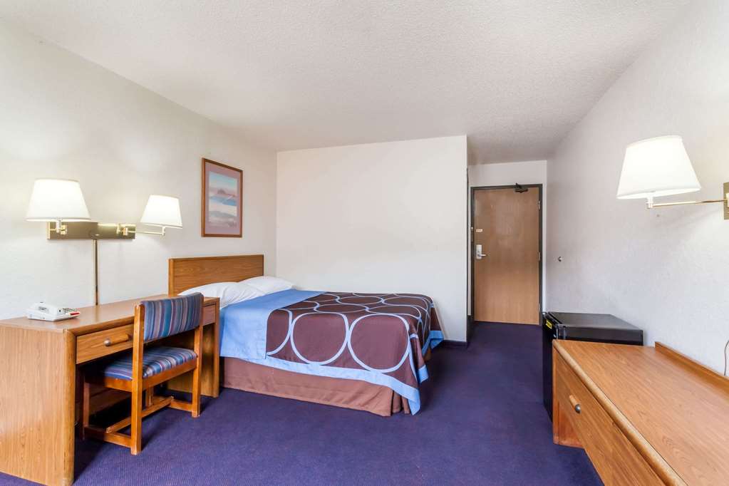 Super 8 by Wyndham Sidney NY - photo 8