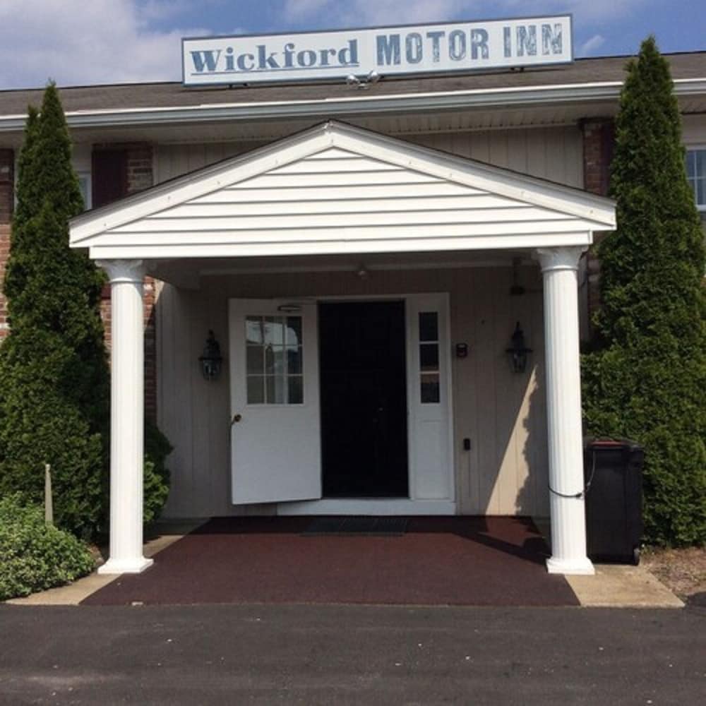 Wickford Motor Inn - photo 21