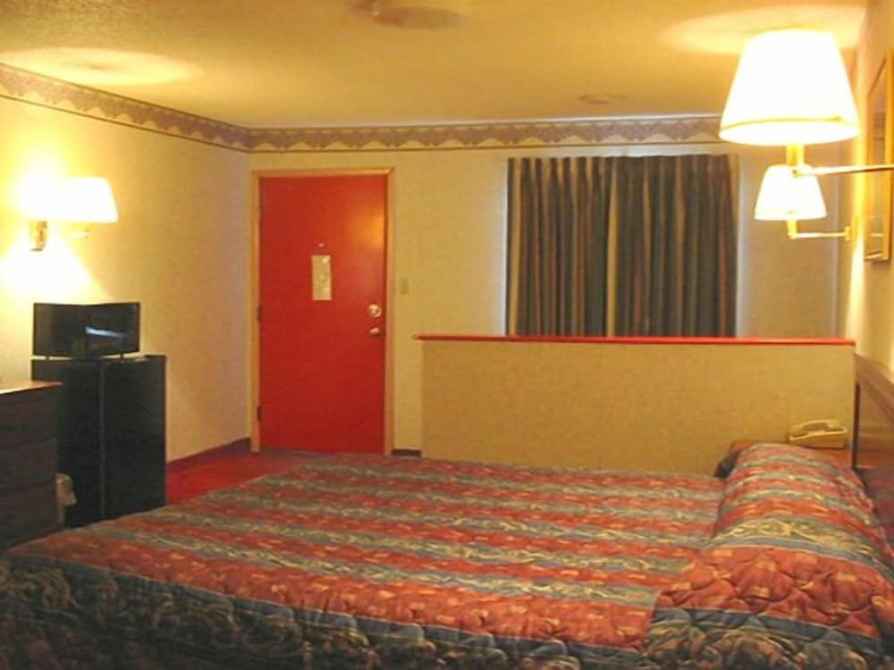Red Carpet Inn Williamstown - photo 9