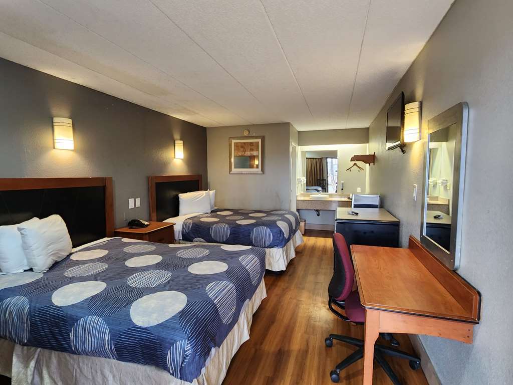 Americas Best Value Inn & Suites Little Rock at Scott Hamilton Dr - photo 24
