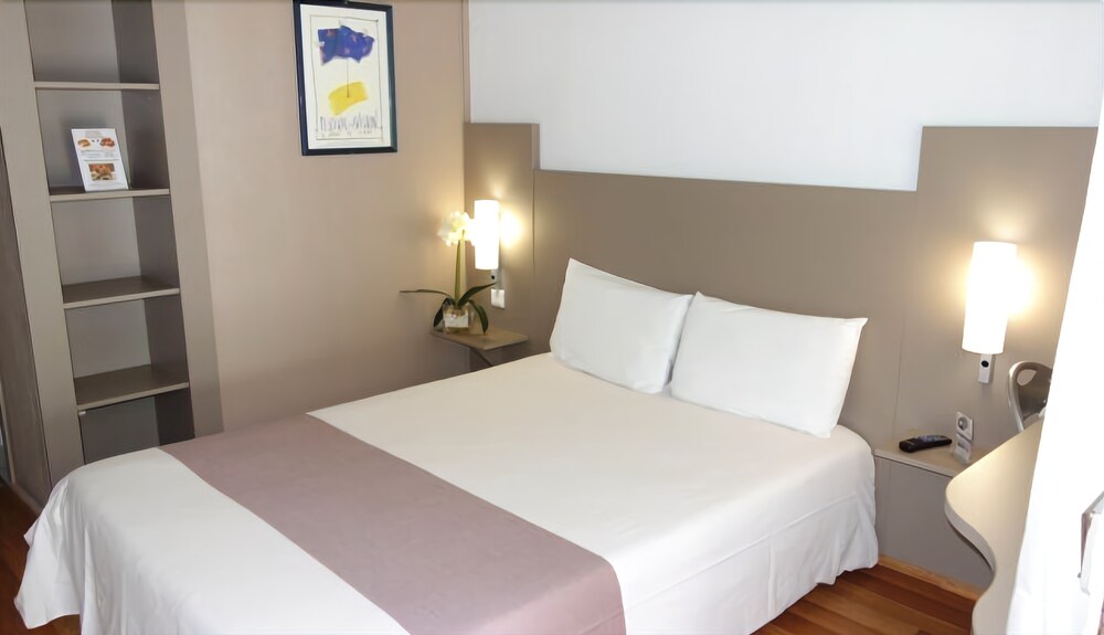 Hôtel Cristol - carbon neutral hotel in Avignon