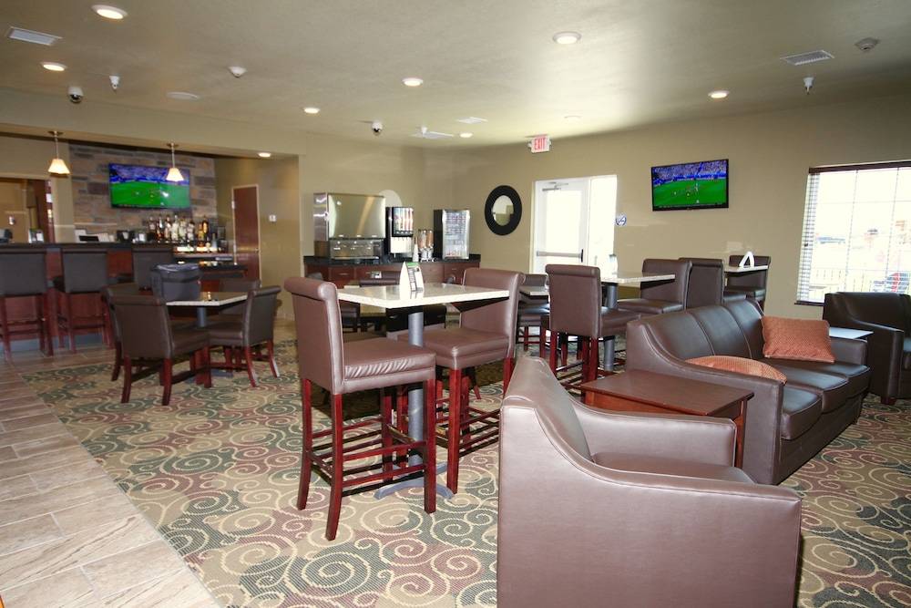 Cobblestone Hotel & Suites Devils Lake - photo 39