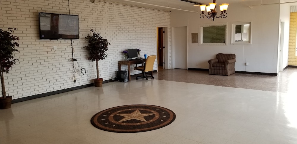 Americas Premier Inn - photo 3