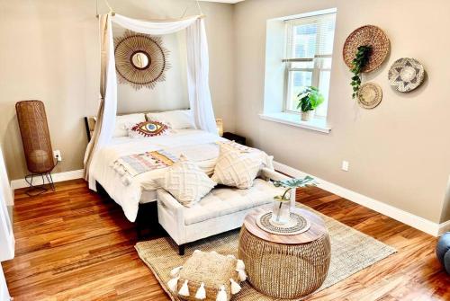 503 Bohemian Romance Apartments in center city — 4-Star Luxury Hotel in Philadelphia, United States