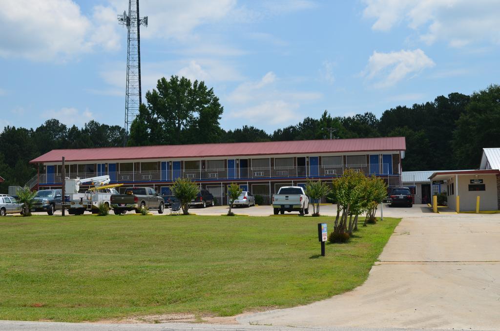 Walton Inn - carbon neutral hotel in Monroe