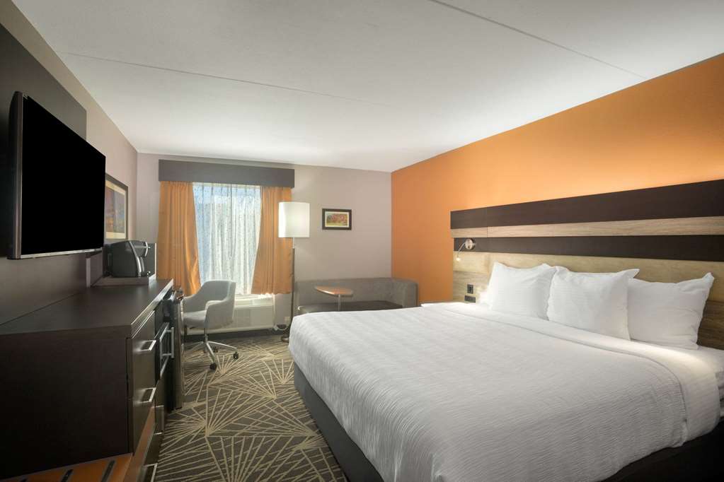 La Quinta Inn & Suites by Wyndham Branson - photo 16