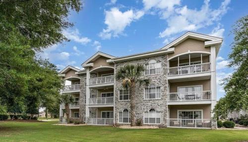 Best Location 1BD condo in the center of MB pool — 4-Star Luxury Hotel in Myrtle Beach, United States