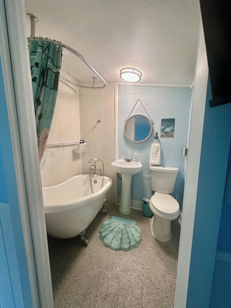 Neptune's Grotto Waterfront Retreat - photo 31