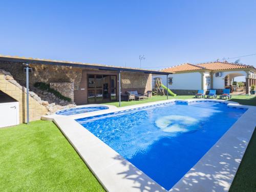 Cubo's Casa Moncayo del Aguila — 4-Star Luxury Hotel in Alhaurin De La Torre, Spain