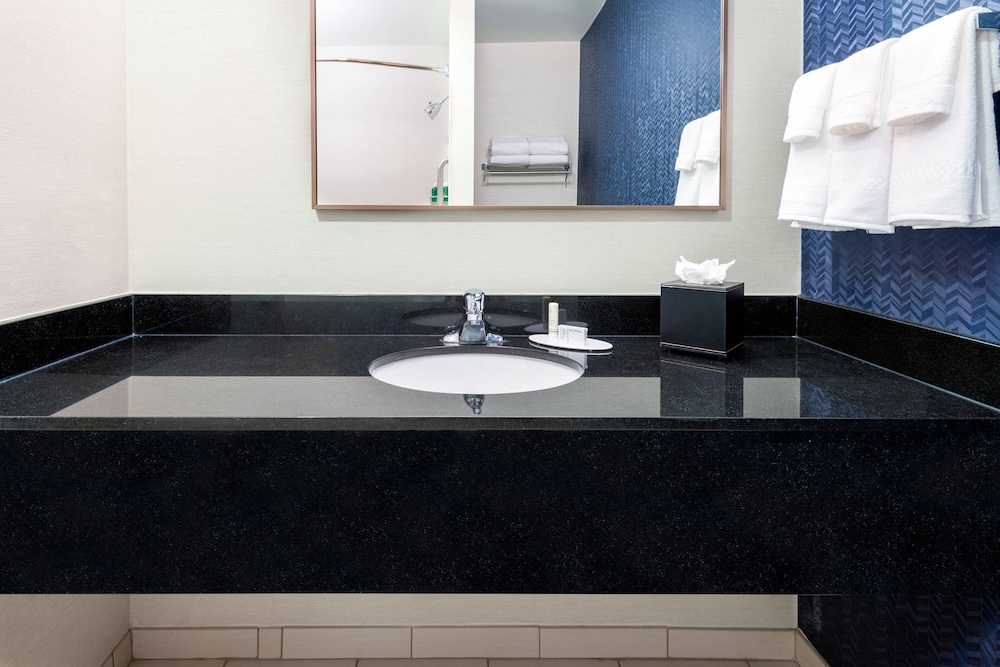 Fairfield Inn & Suites by Marriott Clearwater - photo 20