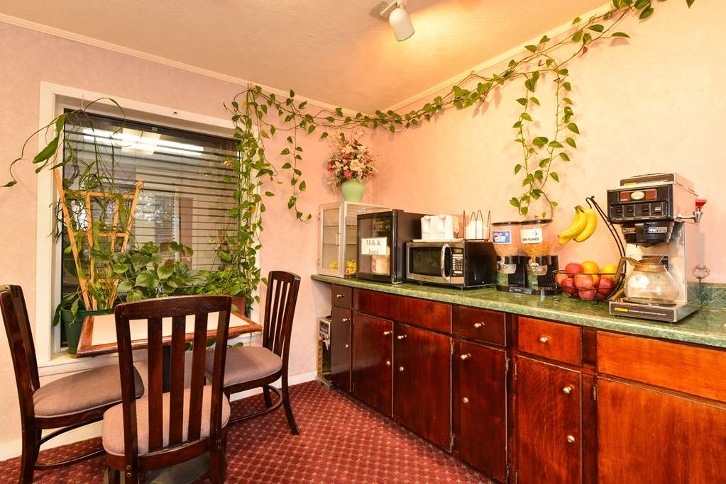 Americas Best Value Inn Heflin - photo 34