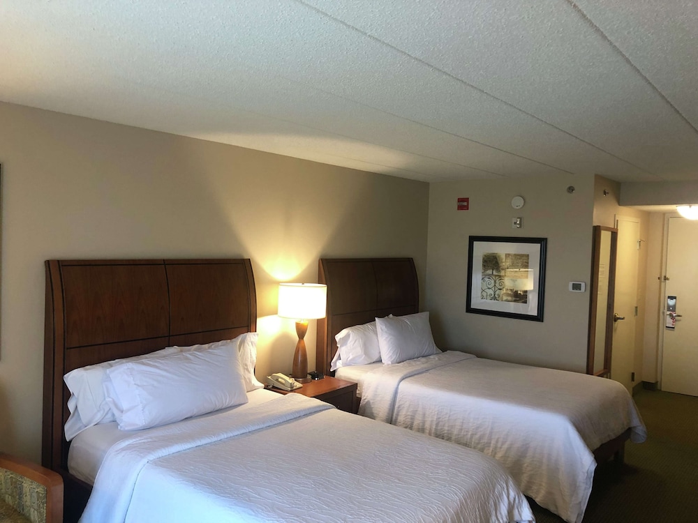 Hilton Garden Inn Addison - photo 7