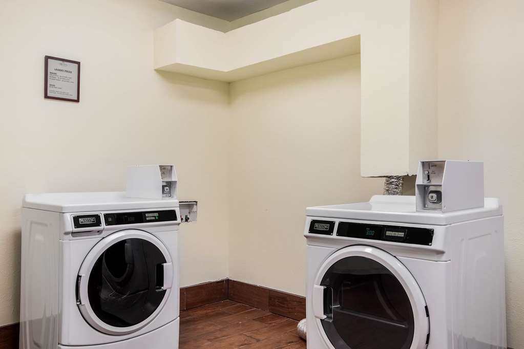 La Quinta Inn & Suites by Wyndham Emporia - photo 31
