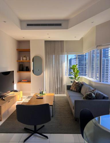 Upmarket 2 Bedroom Apartment with Views — 4-Star Luxury Hotel in Cape Town, South Africa