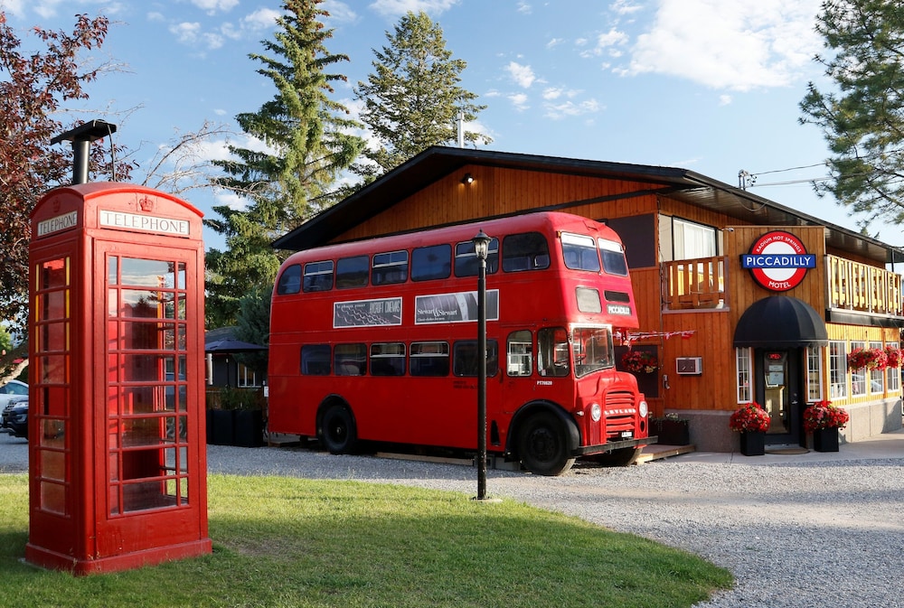 The Piccadilly Motel in Banff, Canada