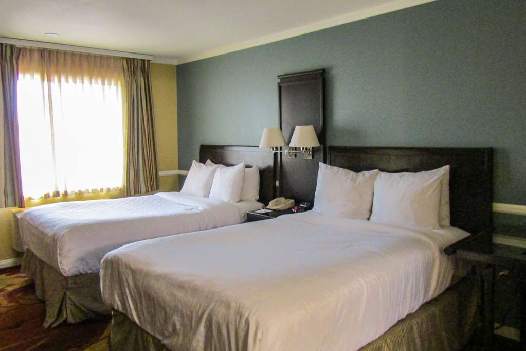 Clarion Inn Near China Lake Naval Station - photo 11