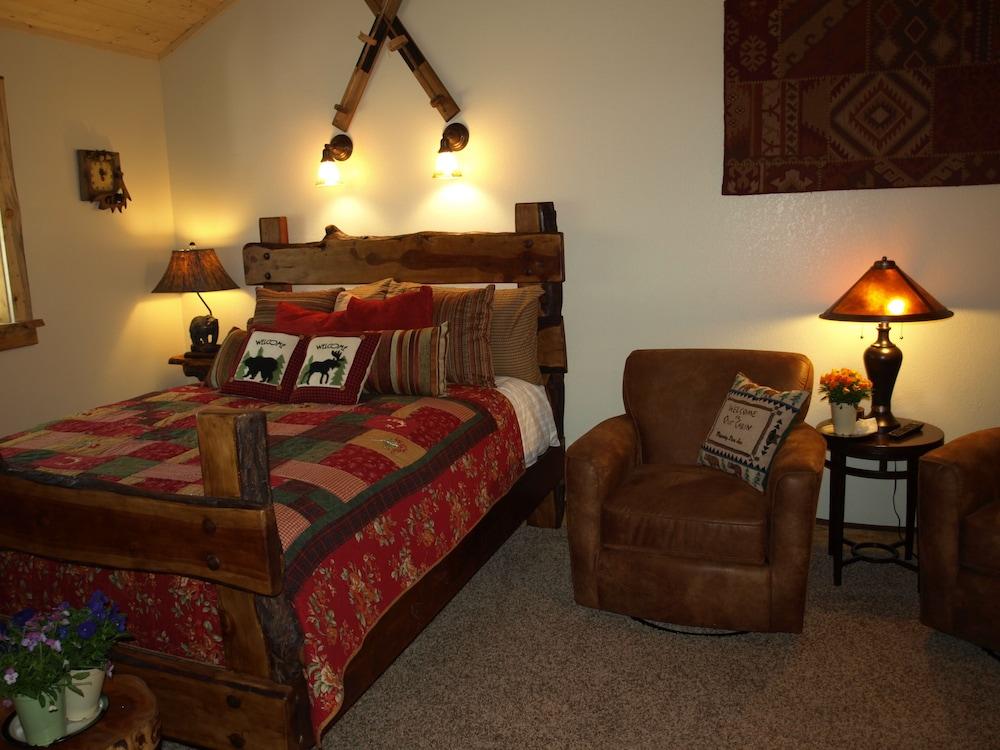 Whispering Pines Inn - photo 4