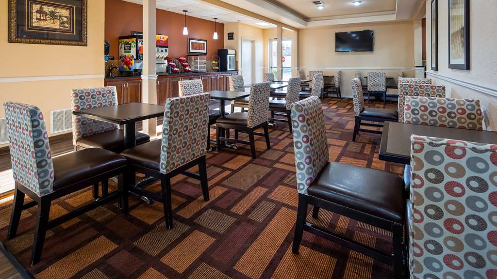 Best Western Plus Lubbock Windsor Inn - photo 4