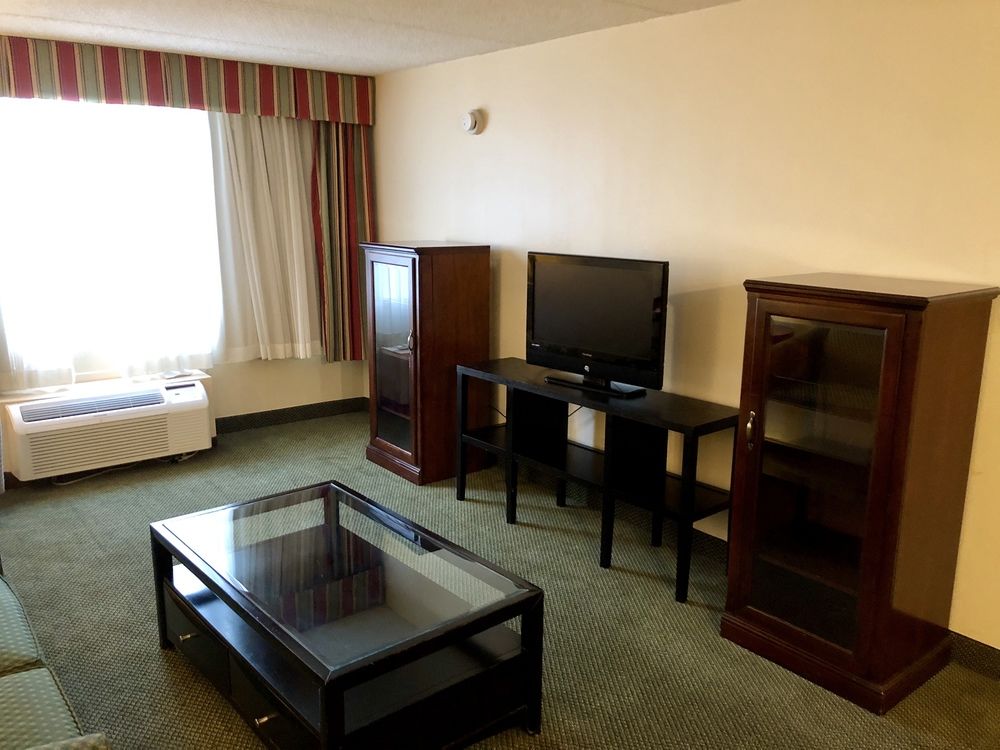 E Hotel Banquet & Conference Center - photo 25