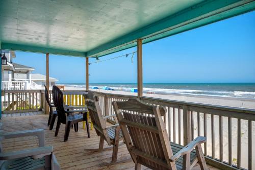 A Pirate's Paradise by Oak Island Accommodations - photo 28