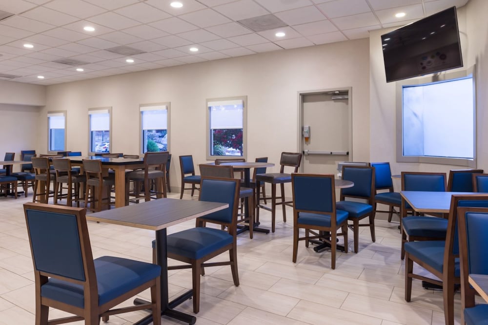 Holiday Inn Express Walnut Creek by IHG - photo 31