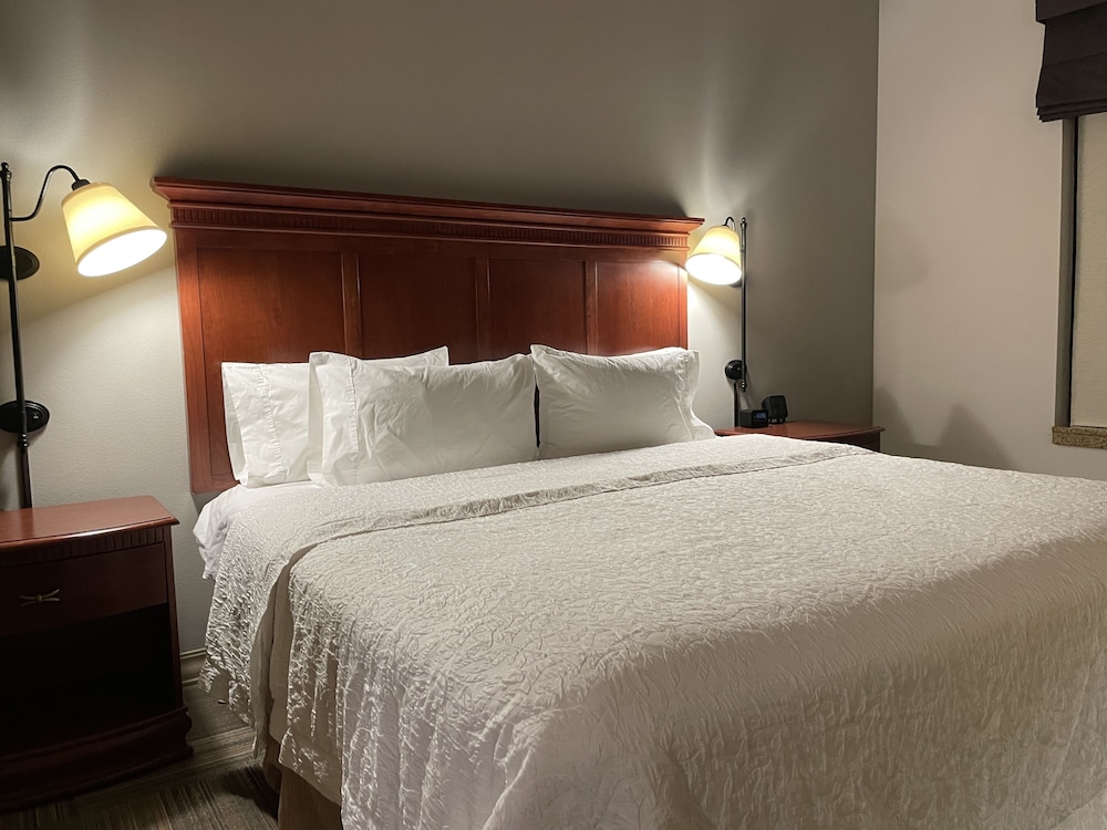 Hampton Inn & Suites Rifle - photo 13