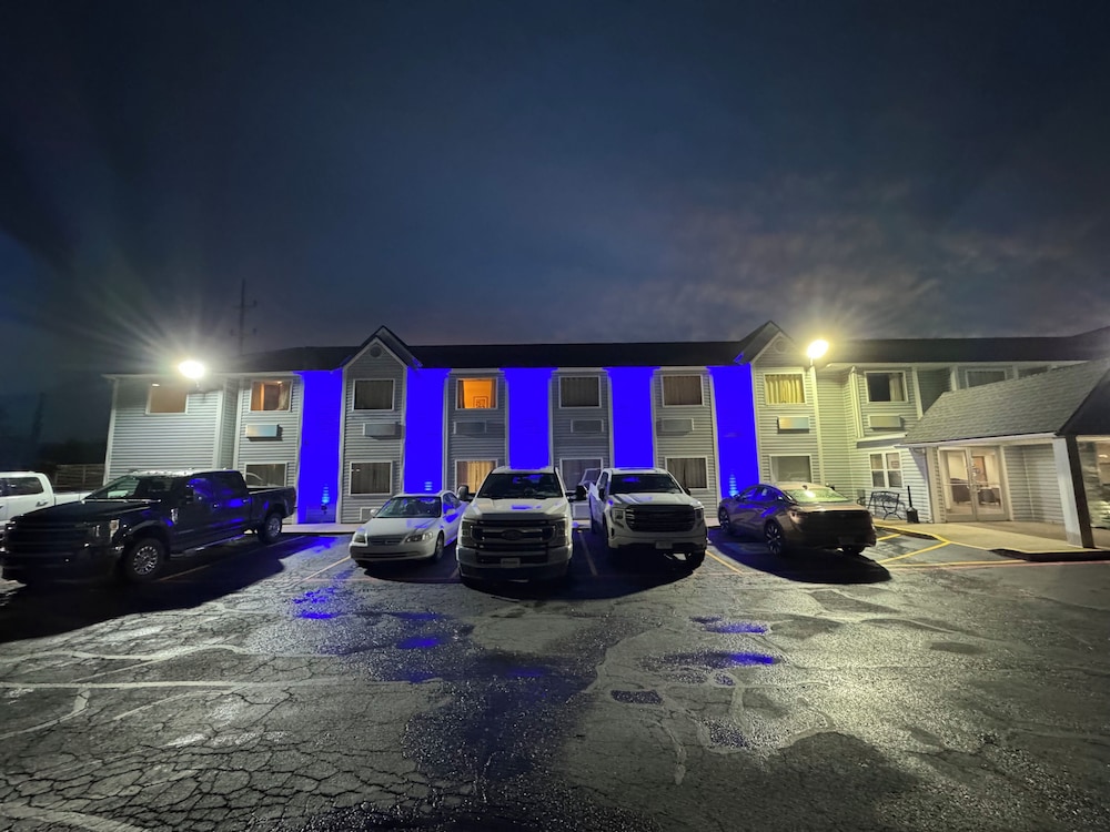 Americas Best Value Inn & Suites Ada - photo 29