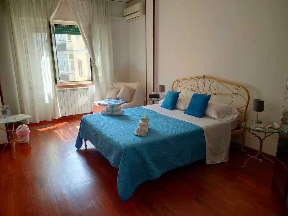 Tra Pirandello e Leopardi B&B — 5-Star Luxury Hotel in Naples, Italy
