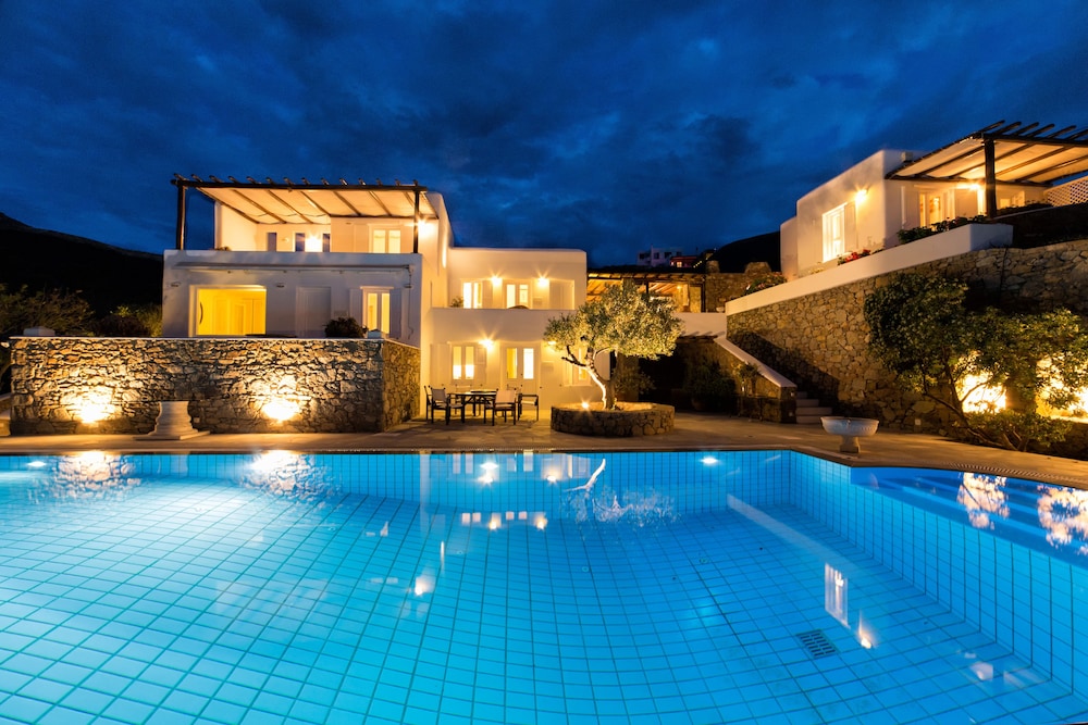 Villa Galaxy — 4-Star Luxury Hotel in Mykonos, Greece