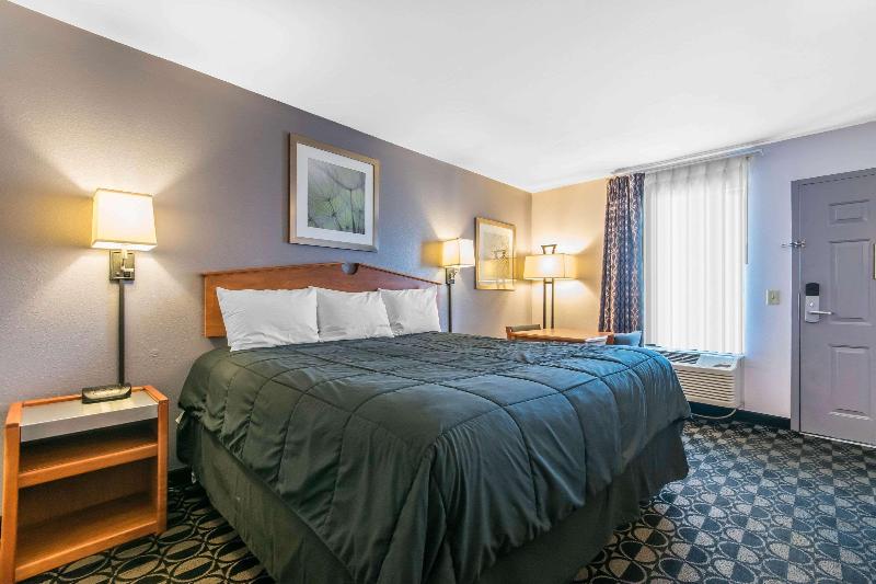 Studio 6 Suites Louisville KY Airport Expo Center - photo 26