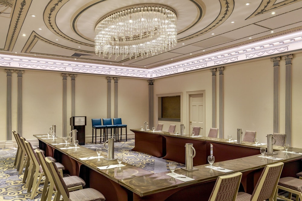 Sheraton Commander Hotel - photo 56
