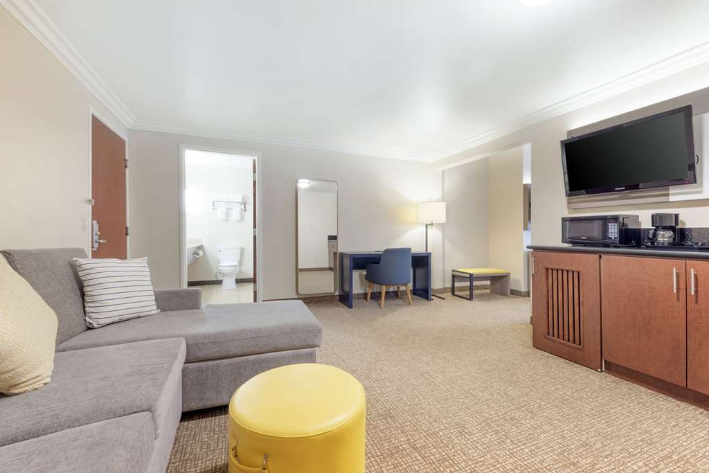Comfort Suites Oceanside Camp Pendleton Area - photo 26