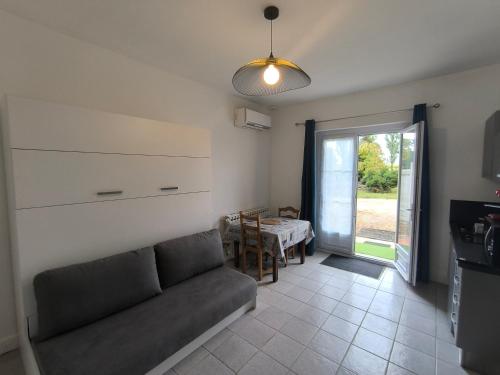Les 2 Hirondelles - last minute hotel in Unknown City