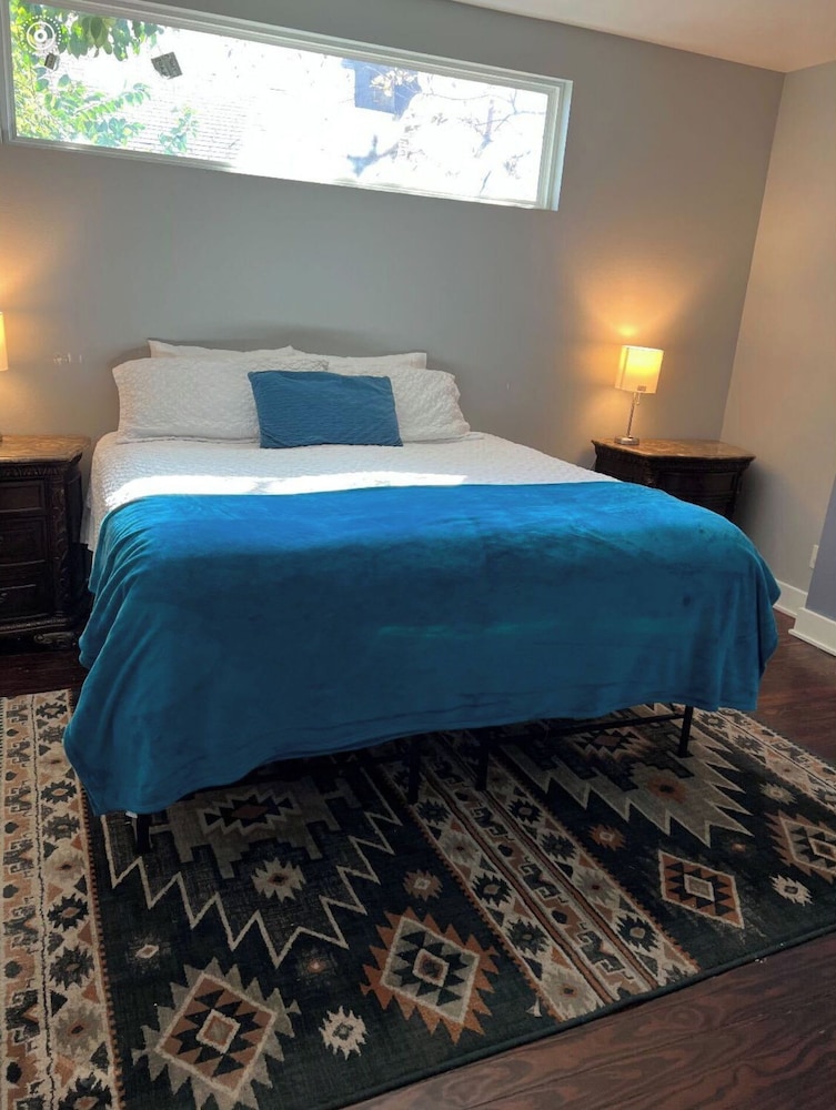 Prosperity Place Remodeled 3br 2ba Near Downtown - photo 9