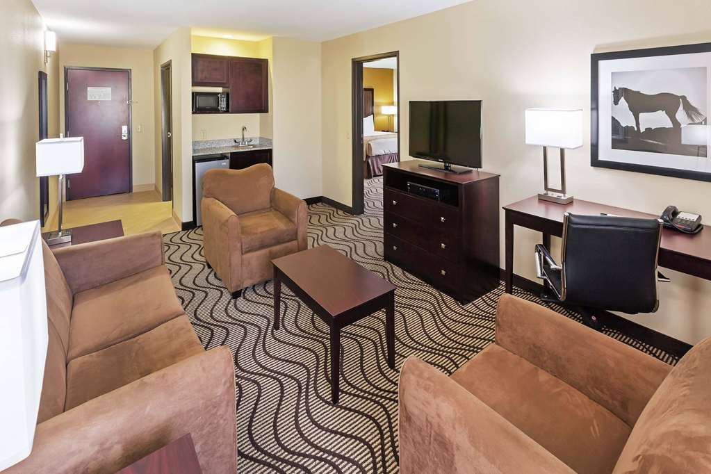 La Quinta Inn Suites Floresville - photo 34