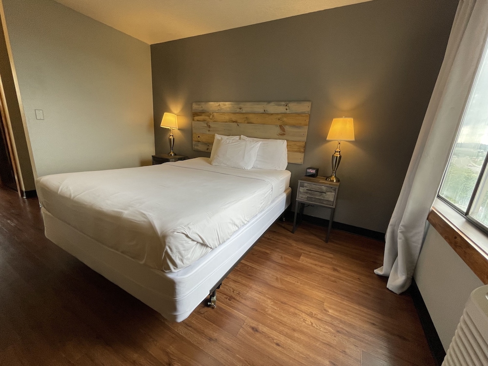 Sunnyside Inn & Suites - photo 36