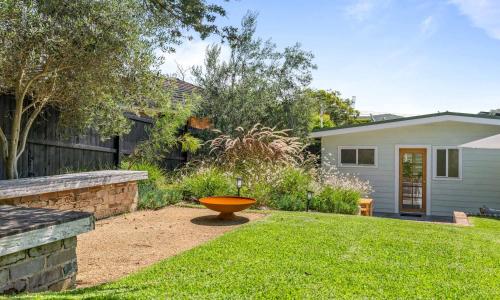 Sea Breeze by Coast Hosting in Wamberal, Australia