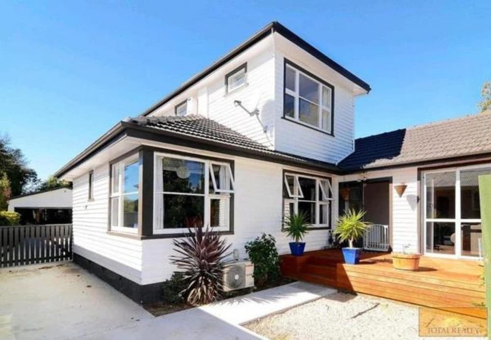 Outdoor Living in Christchurch — 4-Star Luxury Hotel in Christchurch, New Zealand