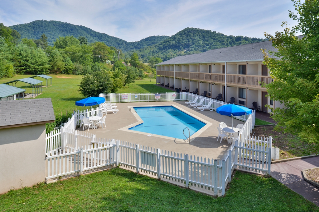 Americas Best Value Inn Canton NC - photo 12