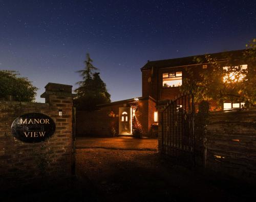 Host Stay Pied A Terre At Manor View 21231710 — Bury