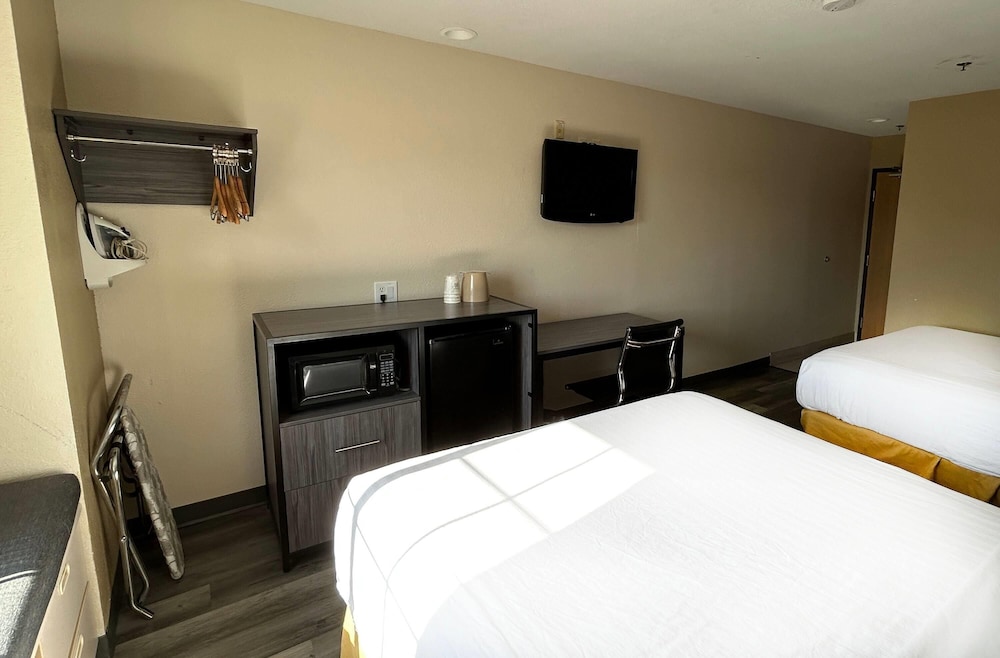 Travelodge by Wyndham Arlington Dallas Area - photo 8