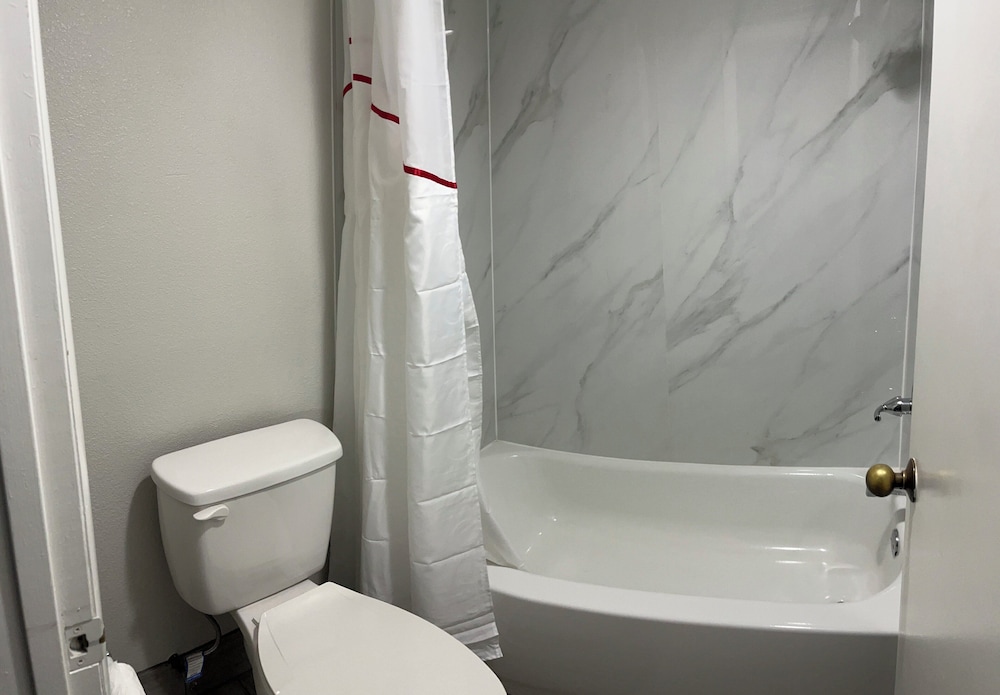 Days Inn by Wyndham Rockingham - photo 25