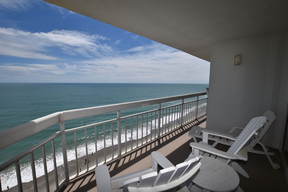 1001 Waters Edge Resort 3 Bedroom Condo by RedAwning - photo 28